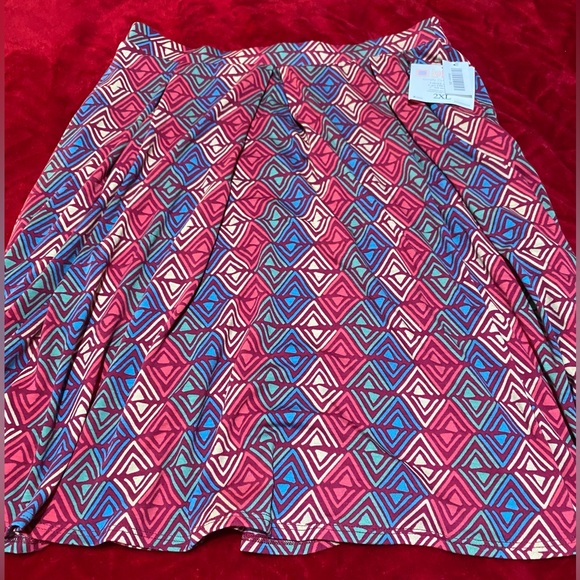 NWT XL Madison Skirt Super cute Knee length high waisted Flattering Super Cute! - Picture 3 of 11